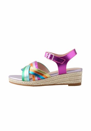 Farverige espadrille-sandaler med pink metallic ankelrem, flerfarvede metallic stropper og en vævet jute-platformsål.