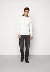 Jack & Jones JJCONTRAST HOOD - Camisola - white melange
