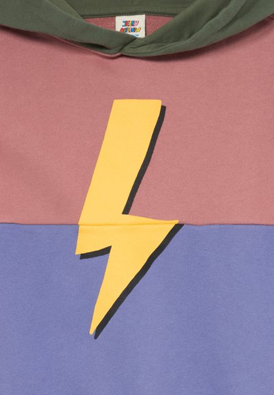Farbblockierter Hoodie in Pink, Lila und Grün, mit einem großen gelben Blitzgrafik mit schwarzem Umriss auf der Vorderseite.