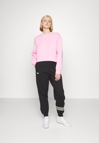 adidas Originals NEUCLASSICS JOGGERS - Pantaloni de trening - black