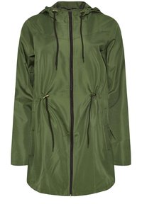 Giacca impermeabile verde con cappuccio, zip frontale, vita regolabile con cordino e tasche laterali. Tessuto liscio e vestibilità comoda.