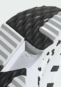 adidas Performance AVRYN X - Chaussures fitness - core black   cloud white   cloud white