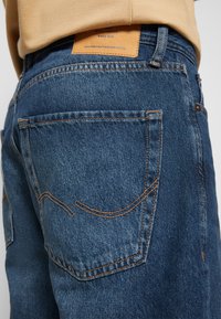 Jack & Jones JJICHRIS - Szorty jeansowe