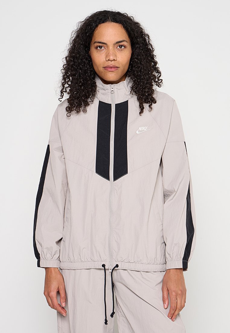 Leichte Jacke