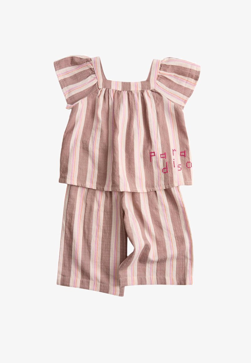 Conjunto de dos piezas para niñas con rayas verticales en rosa, blanco y marrón, con mangas cortas y el texto "paradiso" bordado en la parte superior.