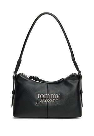 Geantă de umăr din piele neagră texturată, cu o curea curbată și logo-ul argintiu "tommy jeans" în față, sistem de închidere cu fermoar în partea de sus.