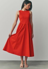 Next TALL FIT - MIX SLEEVELESS RACER MIDI  - Päevakleit - red