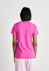 BOSS ESOGO - Tricou basic - bright purple