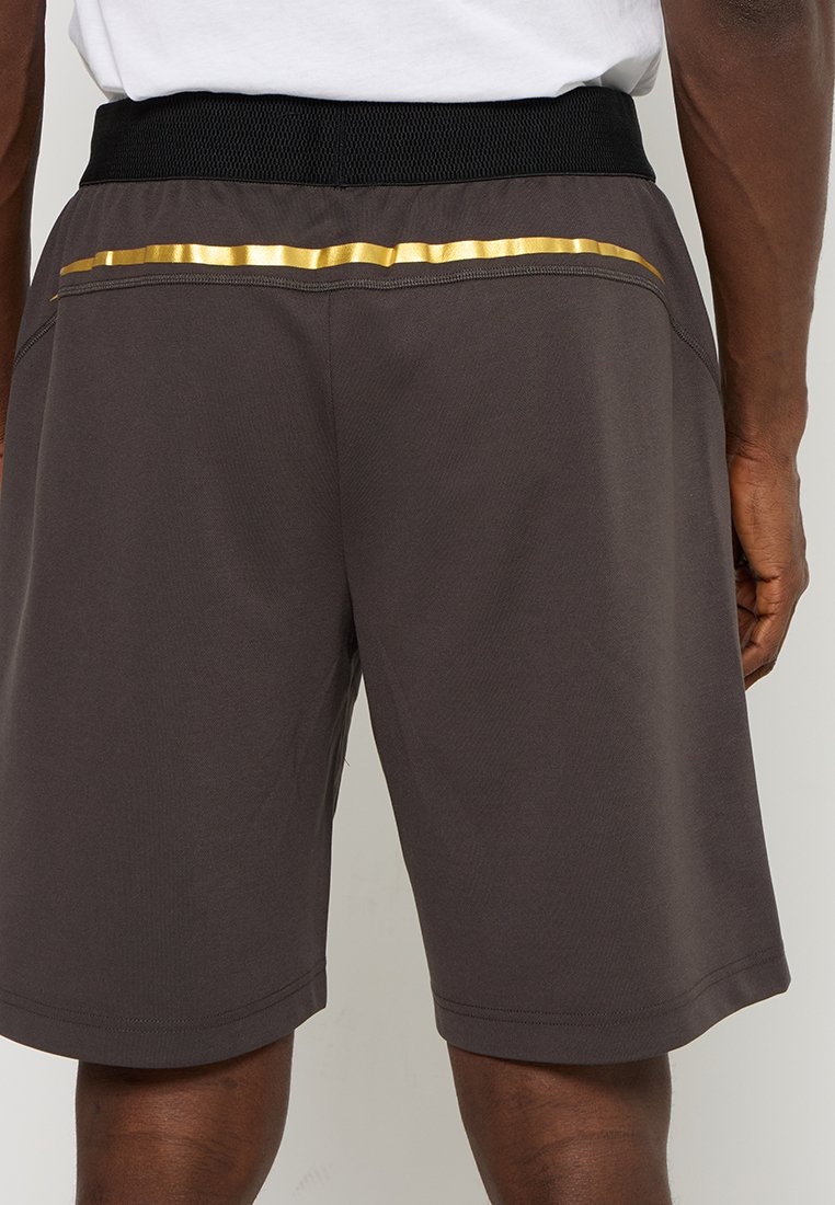 Kurze Sporthose