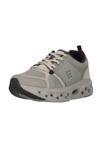 Hellgraue Sportschuhe aus Mesh mit beigen Schnürsenkeln, lila Innenfutter und einer dicken Sohle mit strukturiertem Grip und Belüftungsöffnungen.