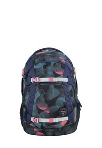 Rucksack mit einem dunkelblauen Grundton und mehrfarbigen abstrakten Mustern in Türkis und Pink. Verfügt über verstellbare Träger, Reißverschlüsse und ein Logo-Patch.