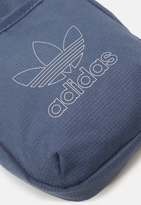 adidas Originals FESTIVAL - Borsa a tracolla - preloved ink