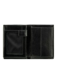 Portafoglio in pelle nera con superficie liscia, multiple fessure per carte e una tasca trasparente per l'ID; presenta una pattina di chiusura sicura.