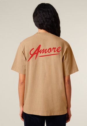 AMORE BACK PRINT HEAVYWEIGHT - Print T-shirt - washed beige