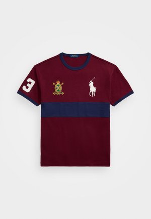 Polo Ralph Lauren CUSTOM SLIM FIT 20TH ANNIVERSARY T-SHIRT - Print T-shirt - classic wine/newport navy