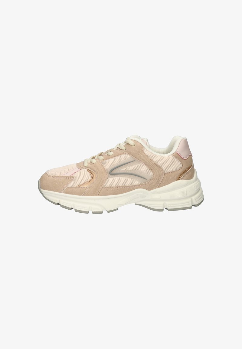 Sneakers met een combinatie van lichtroze mesh en beige suede, voorzien van witte accenten en een chunky rubberen zool. Opvallend zijlogo detail.