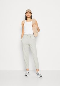 GAP HERITAGE JOGGER - Joggebukse - light heather grey
