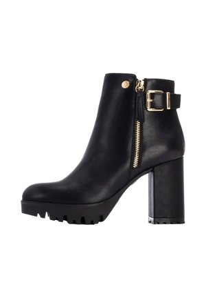 Stivaletti con plateau - black