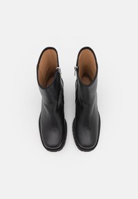 Filippa K Botines - black
