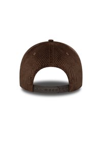 Braune Cordurymütze im Baseball-Stil mit geripptem Textur, verstellbarem Plastikband hinten und sechs Belüftungslöchern.