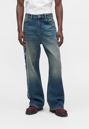 FAVELA, DISTRESSED TRIBAL - Дънки със свободна кройка - blue washed