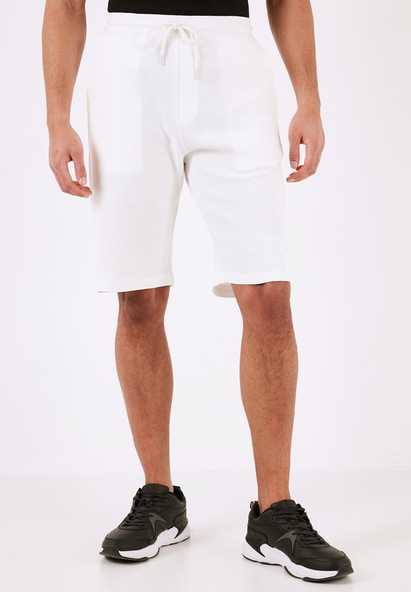 REGULAR FIT - Shorts - ecru