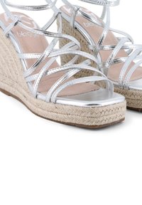 Blogger Alpargatas - plata