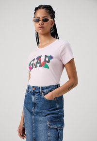 GAP TEE - T-shirt print - light peony