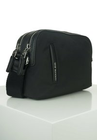 Mandarina Duck HUNTER - Umhängetasche - black