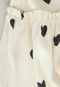 Next REGULAR FIT-2 PIECE FRILL SET - Tamprės – kelnės - black  white heart print