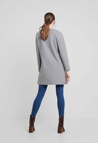 Noisy May Kofta - grey