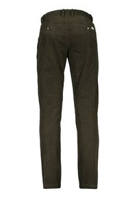 Olijfgroene ribfluwelen broek met een rechte pasvorm, voorzien van twee achterzakken en een tailleband met lussen voor een riem. De textuur is ribbelig.
