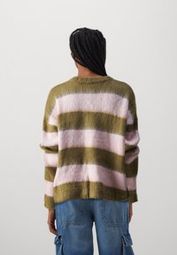 The Ragged Priest CRUSH STRIPE - Maglione - pink/khaki