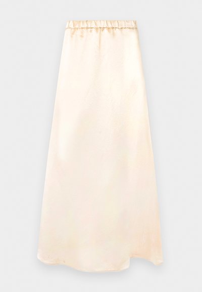 Μακριά φούστα από σατέν σε κρεμ απόχρωση με ελαστική μέση και διακριτικό floral σχέδιο, απλωμένη επίπεδα πάνω σε ουδέτερο φόντο.
