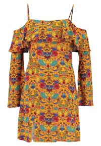 Vestido de hombros descubiertos en vibrante tela naranja con un patrón floral que presenta acentos en azul, rosa y verde, detalle de volantes y un corte a la altura de la rodilla.