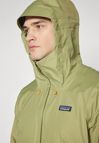 Patagonia TORRENTSHELL RAIN - Hardshell jacket - buckhorn green
