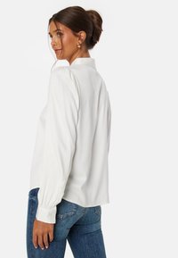 Bubbleroom REGULAR PUFF SLEEVE SATIN SHIRT - Camicia - white