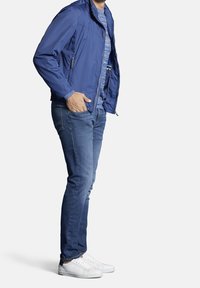 bugatti Ulkoilutakki - dark blue