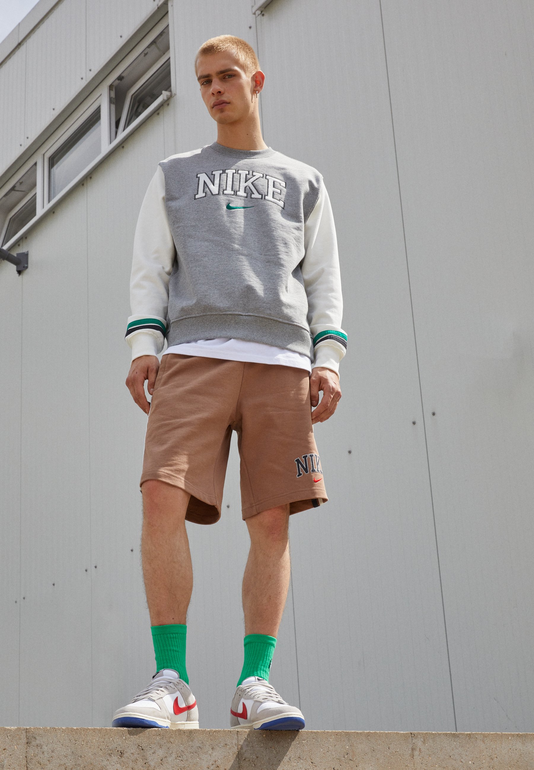 Nike Sportswear RETRO - Trainingsbroek - archaeo brown/bruin - Zalando.nl
