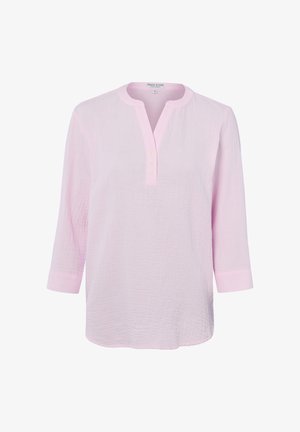 Lichtroze gestructureerde blouse met driekwartmouwen, een ronde kraag met een V-halsinkeping en een knoopsluiting met drie knopen.