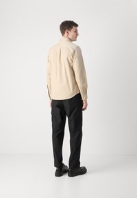 HUGO EGRIN - Chemise classique - open beige