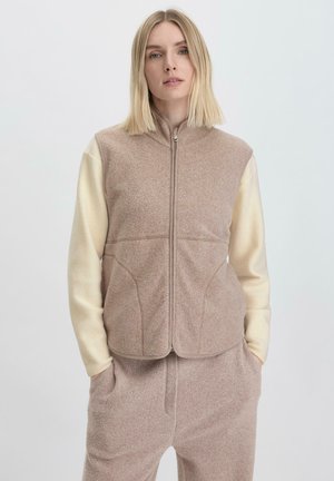 REGULAR ACTIVE LIGHT UNISEX - Waistcoat - mandelbraun