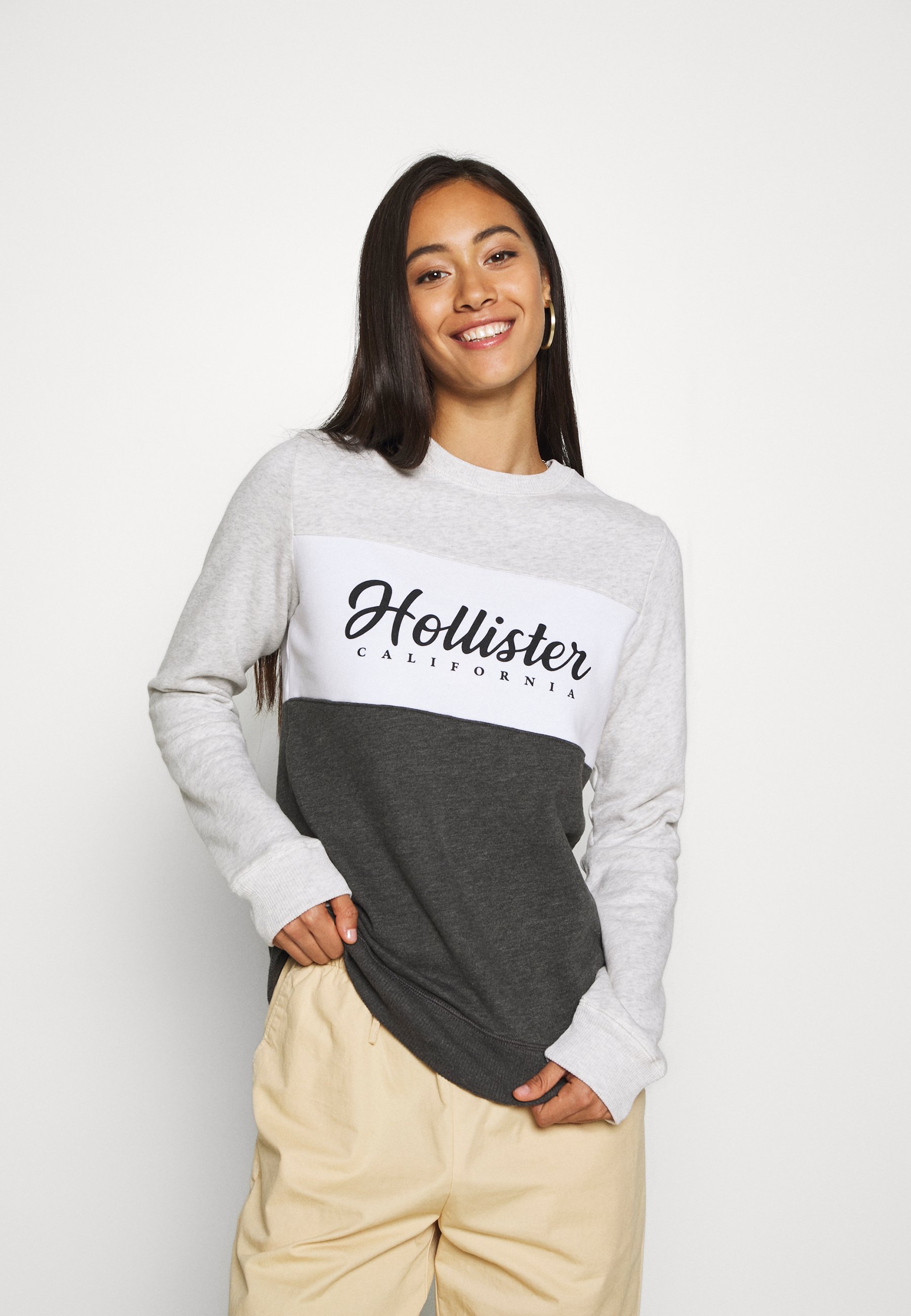 Hollister Co. FASHION CREW Sweater greywhite Zalando.nl Hollister Co. FASHION CREW Sweater greywhite Zalando.nl