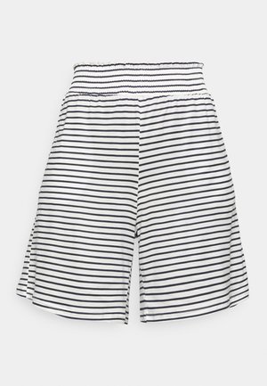 Gestreifte Shorts mit einem geschnürten Bund, aus einem weichen Stoff mit schmalen dunkelblauen Streifen auf weißem Hintergrund.