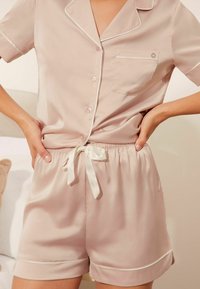 Lipsy SHORTS SLEEVE SET REGULAR FIT - Pidžaamakomplekt - pink