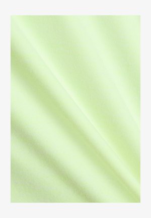 Pehmeä, vaaleanvihreä kangas, jossa hienovaraiset vinot taitteet ja sileä pinta.