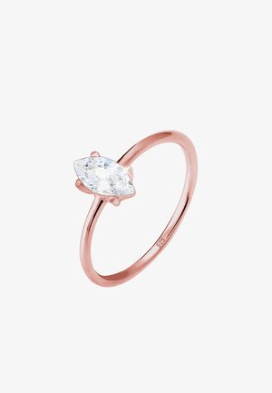 Roze gouden ring met een marquise geslepen heldere steen, voorzien van een gladde band en klauwzetting. Gemerkt "925" voor sterling zilver.