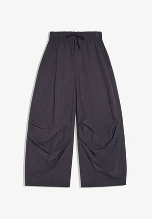 Bershka, TECHNICAL PARACHUTE - TROUSERS - Stoffhose - dark red