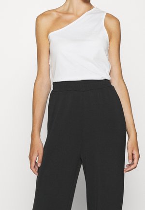 Top - white