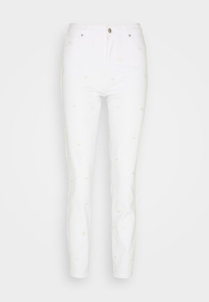 ONLY ONLJAGGER MOM DAISY - Répafazonú farmer - white denim